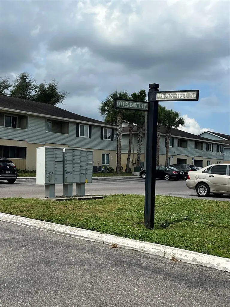 211 Thorn Tree Place Brandon FL 33510