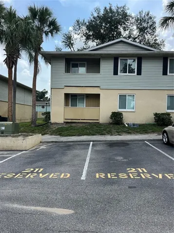 211 Thorn Tree Place Brandon FL 33510