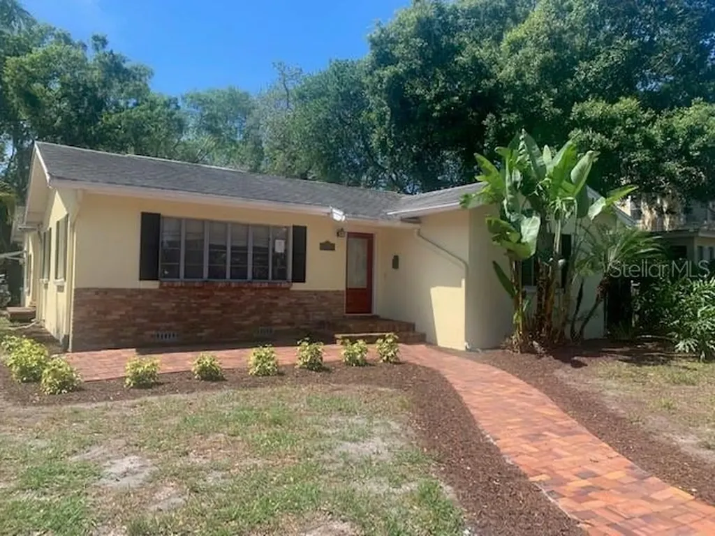 1300 28th Avenue N St Petersburg FL 33704
