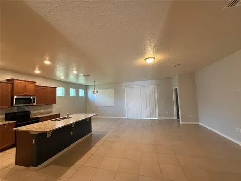 12374 Eastpointe Drive Dade City FL 33525