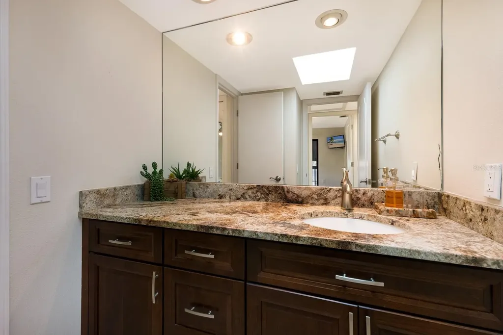 1479 Landings Circle Sarasota FL 34231