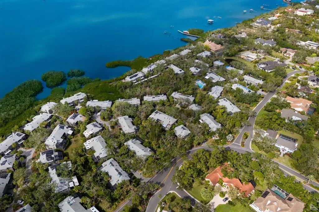 1479 Landings Circle Sarasota FL 34231