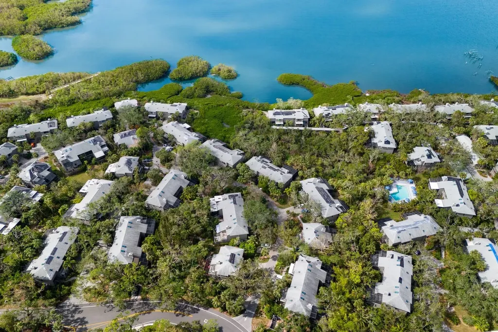 1479 Landings Circle Sarasota FL 34231