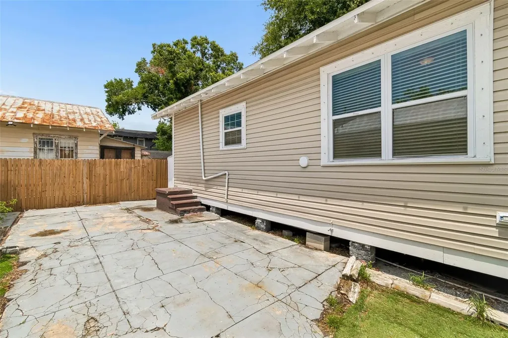 1522 E 21st Avenue Tampa FL 33605