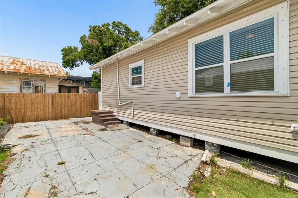 1522 E 21st Avenue Tampa FL 33605