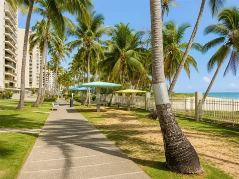 4745 Ave Isla Verde Carolina PR 00979