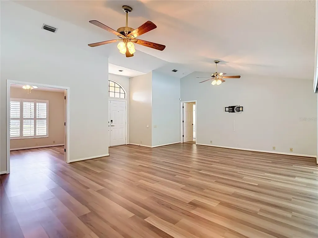 2102 Laindale Place Valrico FL 33596
