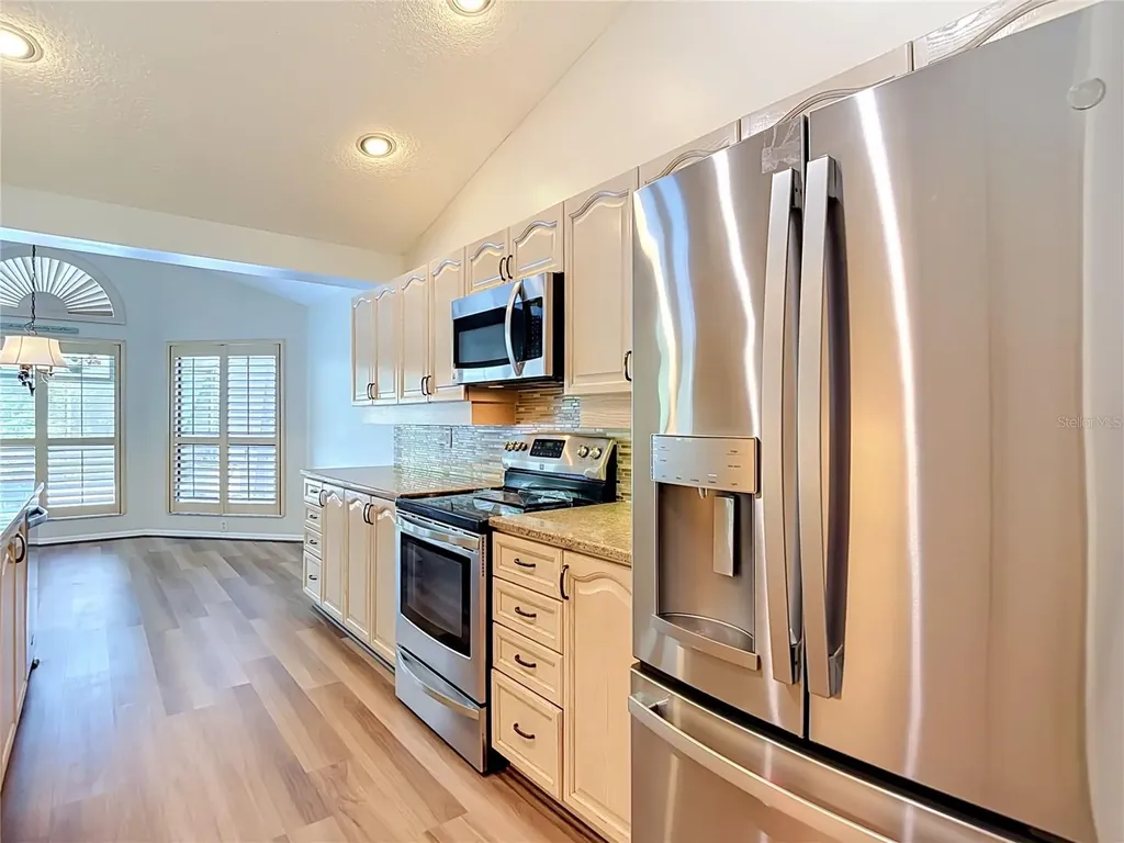 2102 Laindale Place Valrico FL 33596