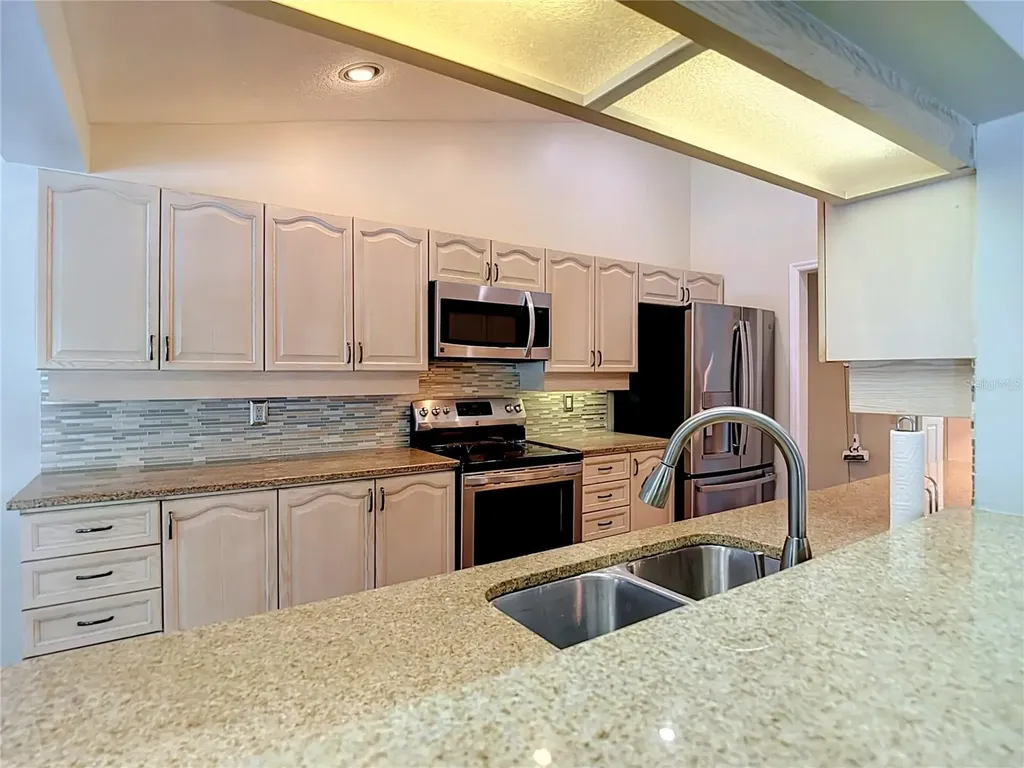 2102 Laindale Place Valrico FL 33596