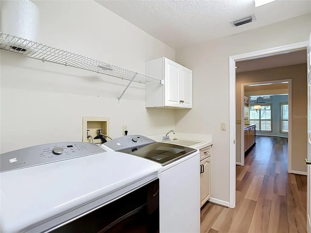 2102 Laindale Place Valrico FL 33596