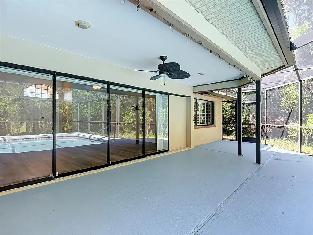2102 Laindale Place Valrico FL 33596