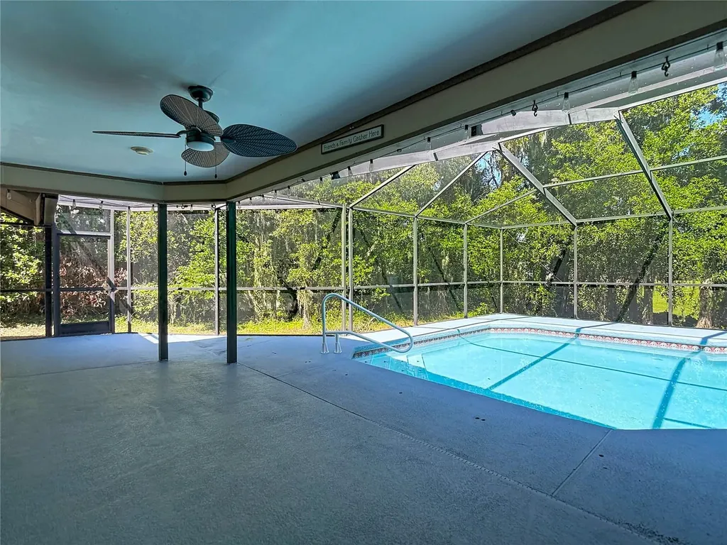 2102 Laindale Place Valrico FL 33596