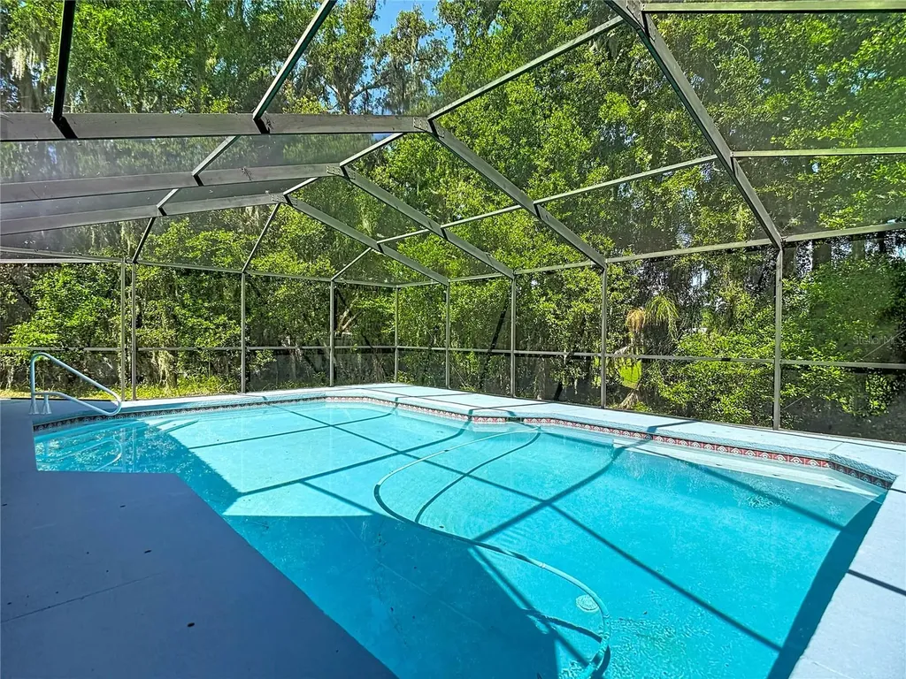2102 Laindale Place Valrico FL 33596