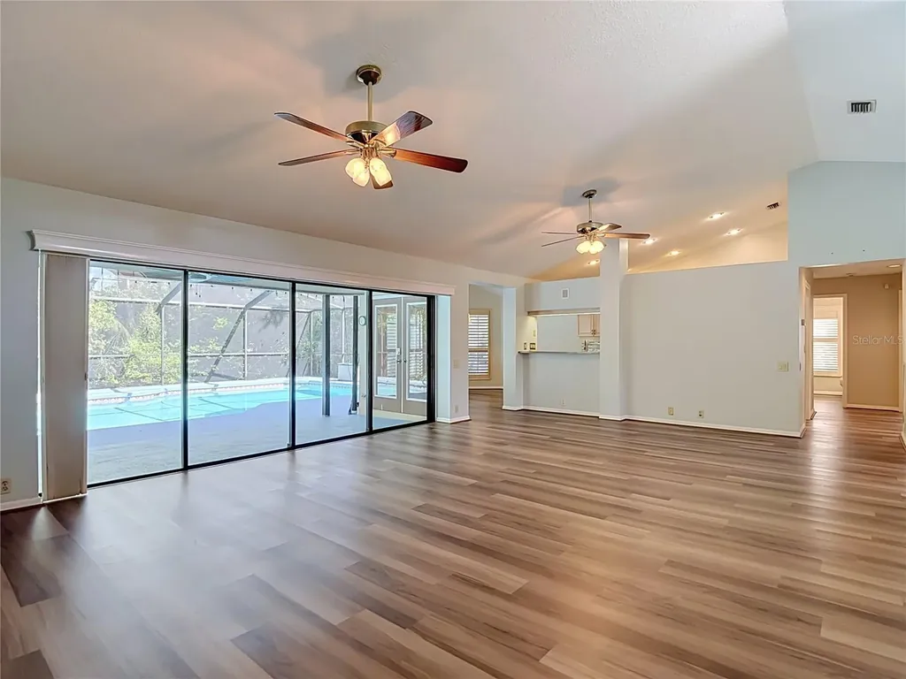 2102 Laindale Place Valrico FL 33596