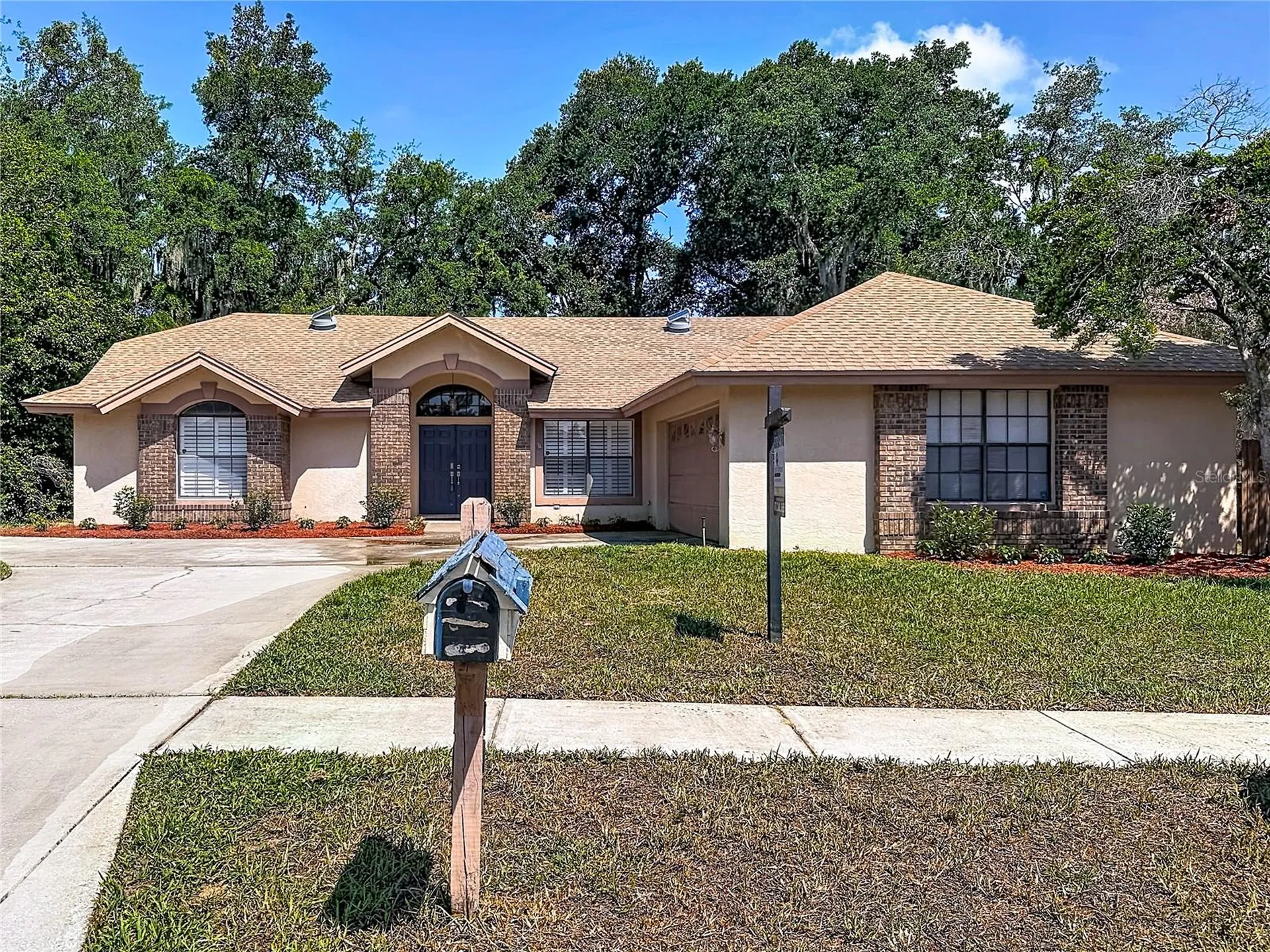 2102 Laindale Place Valrico FL 33596