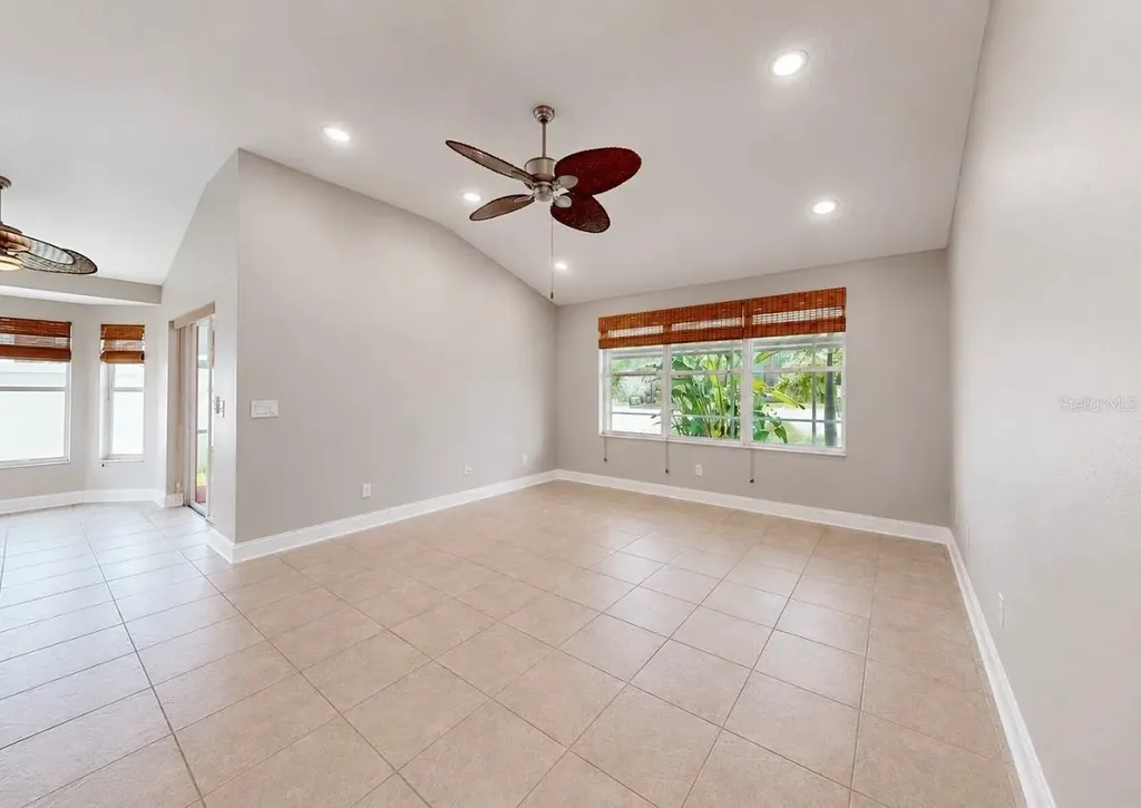 1836 Raven Glen Drive Ruskin FL 33570