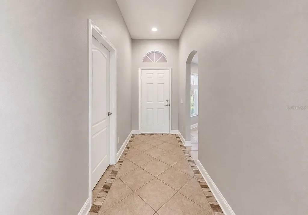 1836 Raven Glen Drive Ruskin FL 33570