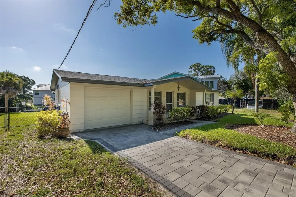 3318 Pineview Drive Holiday FL 34691