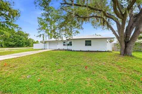 2506 Lakeshore Circle Port Charlotte FL 33952