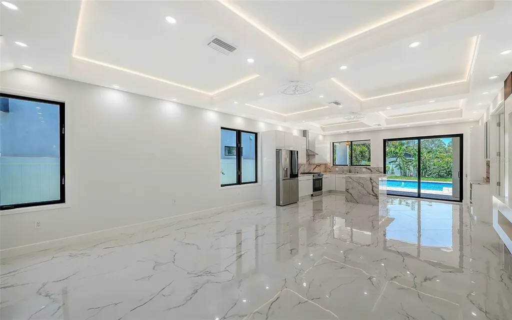 2483 Bay Street Sarasota FL 34237