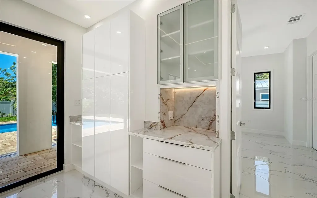 2483 Bay Street Sarasota FL 34237
