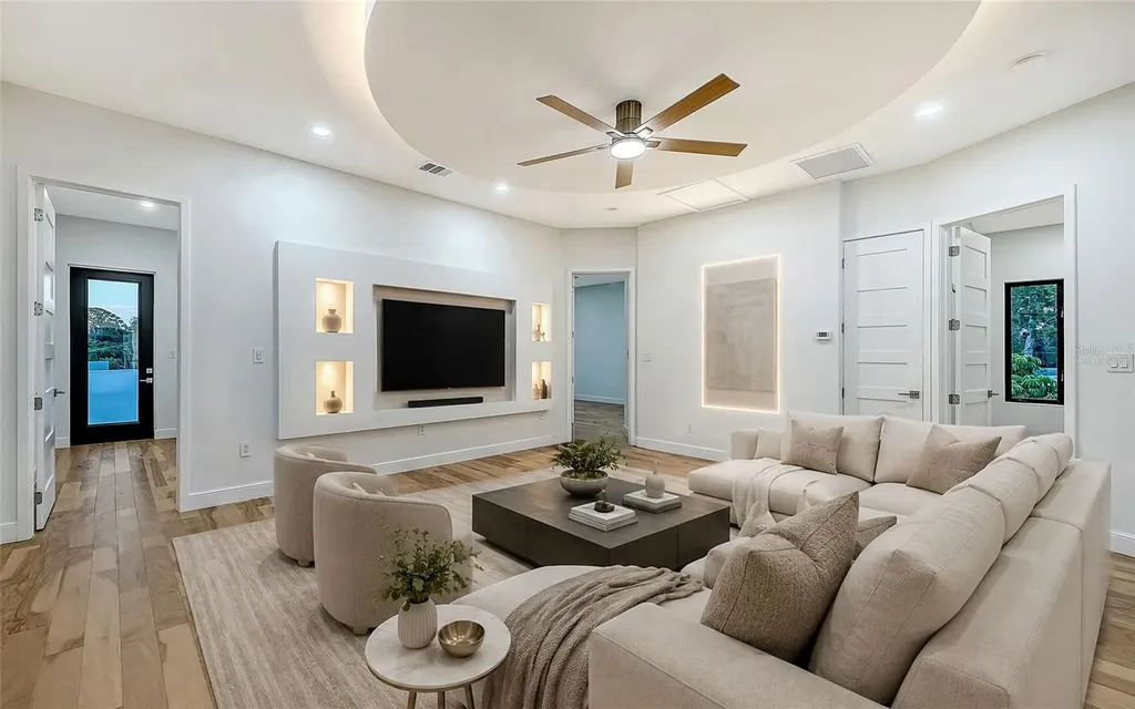 2483 Bay Street Sarasota FL 34237