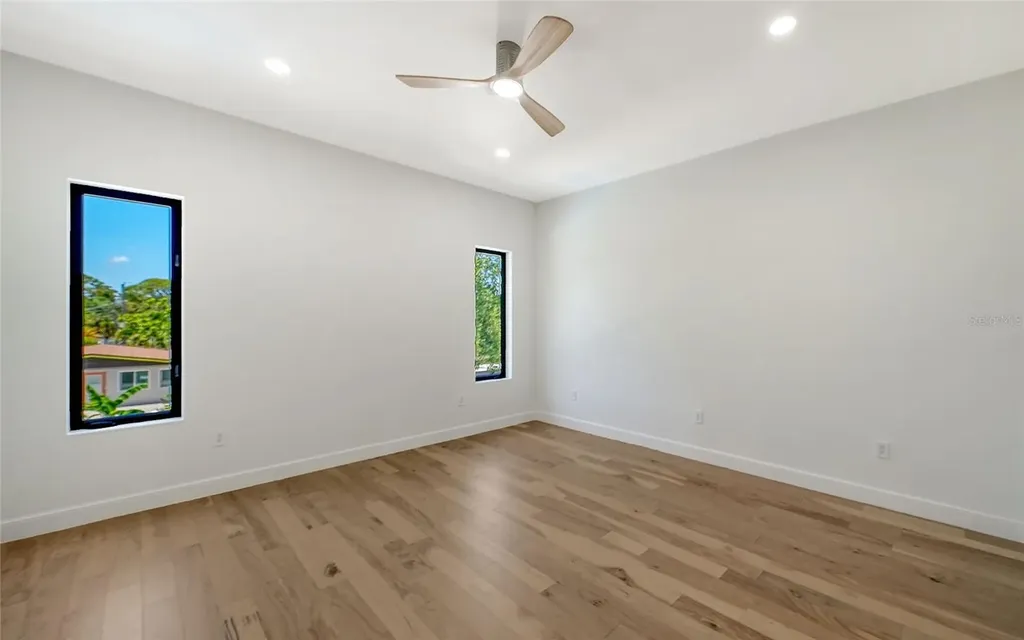 2483 Bay Street Sarasota FL 34237