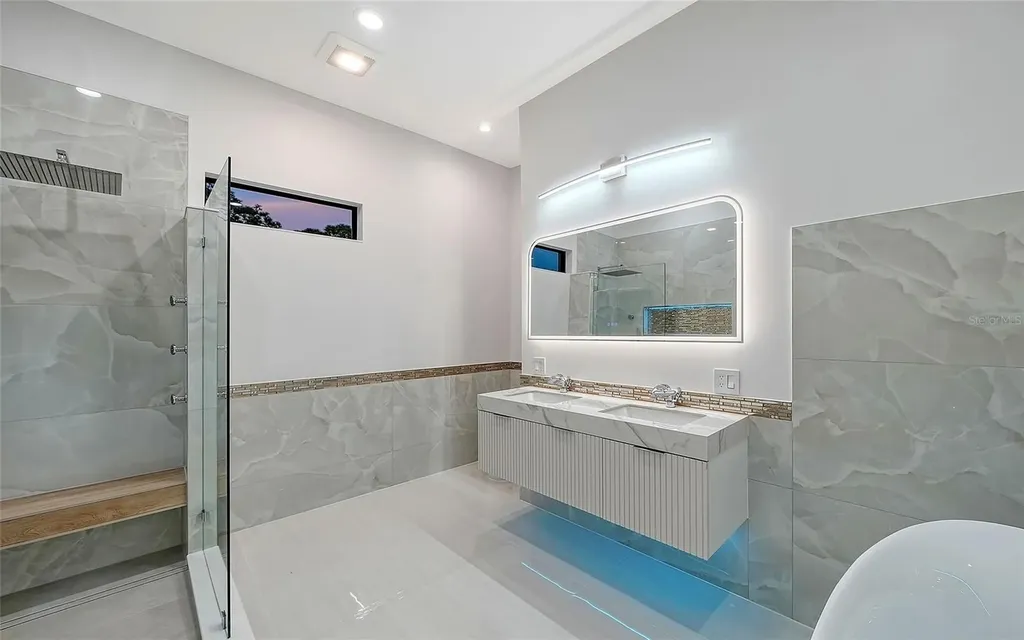 2483 Bay Street Sarasota FL 34237