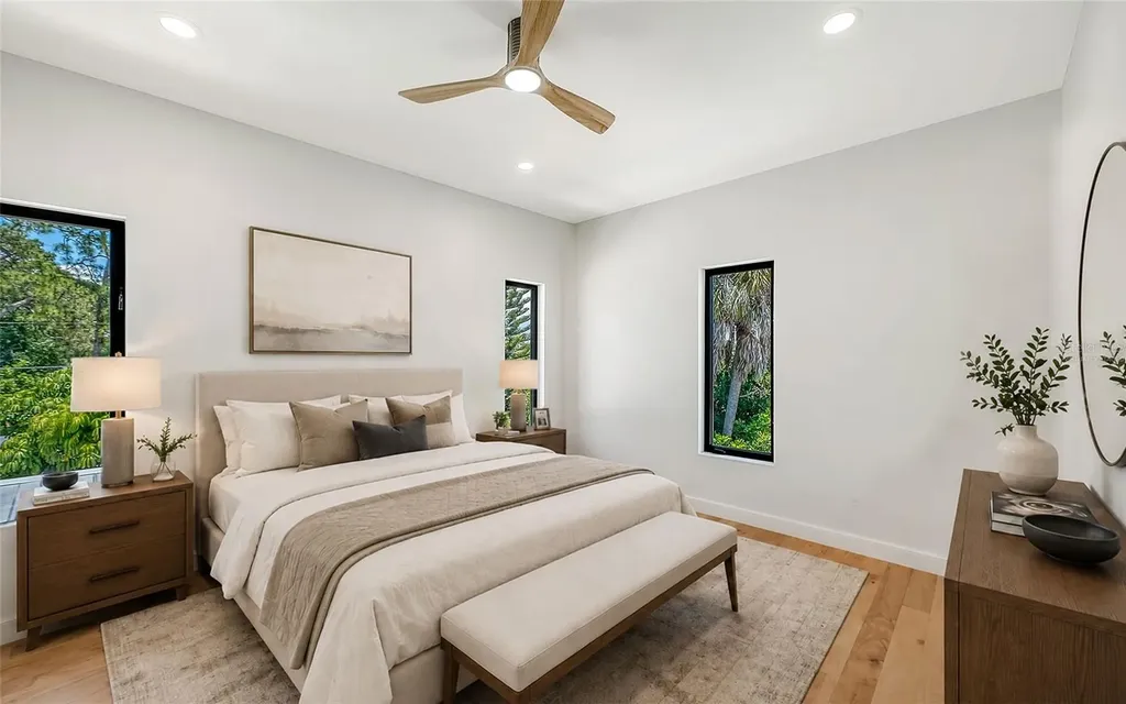 2483 Bay Street Sarasota FL 34237