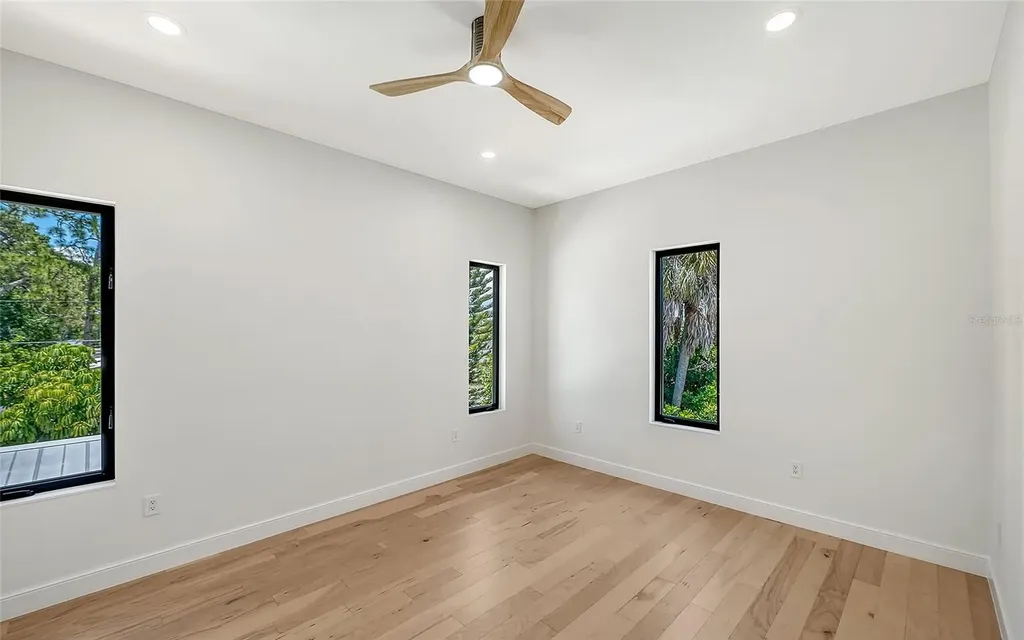 2483 Bay Street Sarasota FL 34237