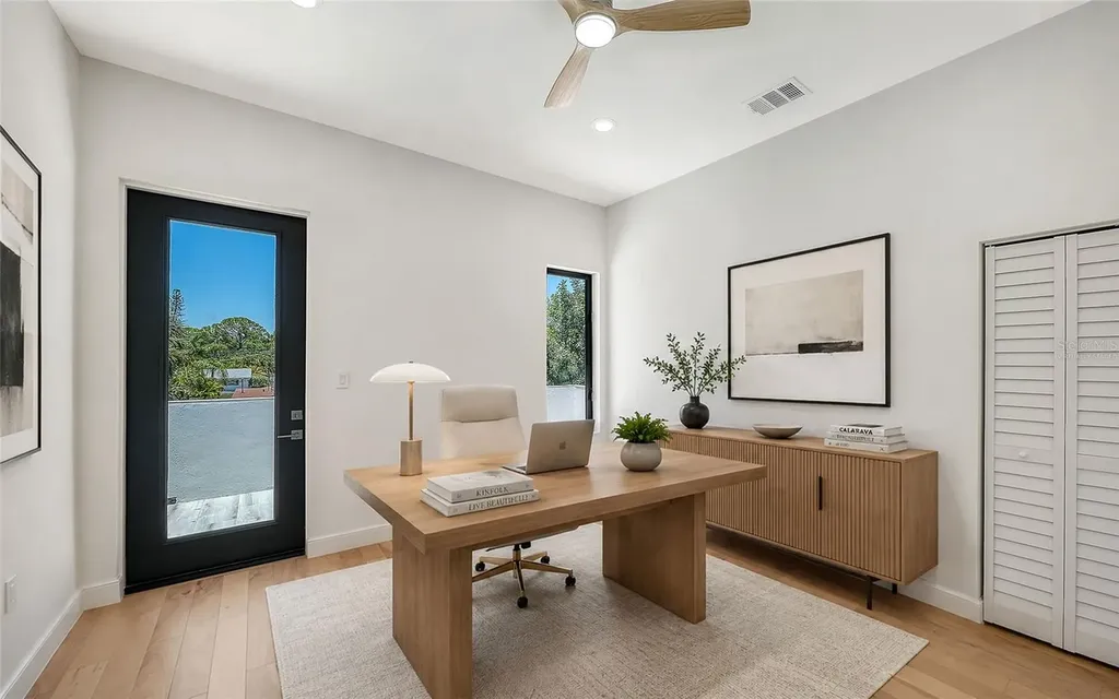 2483 Bay Street Sarasota FL 34237