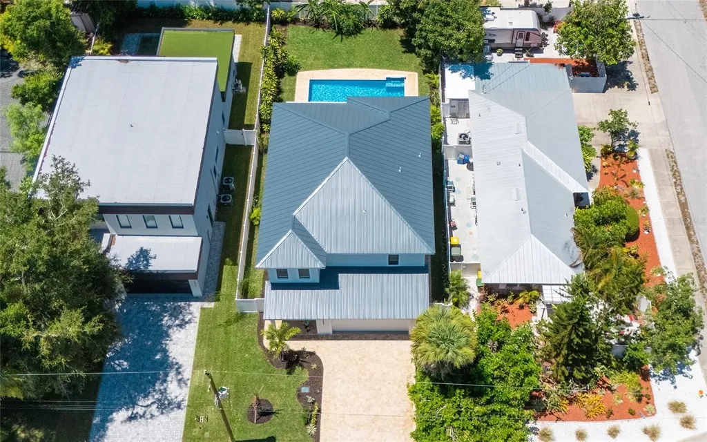 2483 Bay Street Sarasota FL 34237