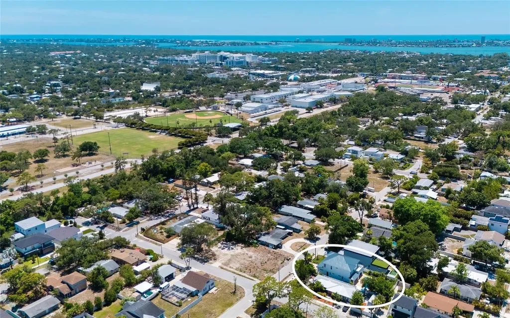 2483 Bay Street Sarasota FL 34237