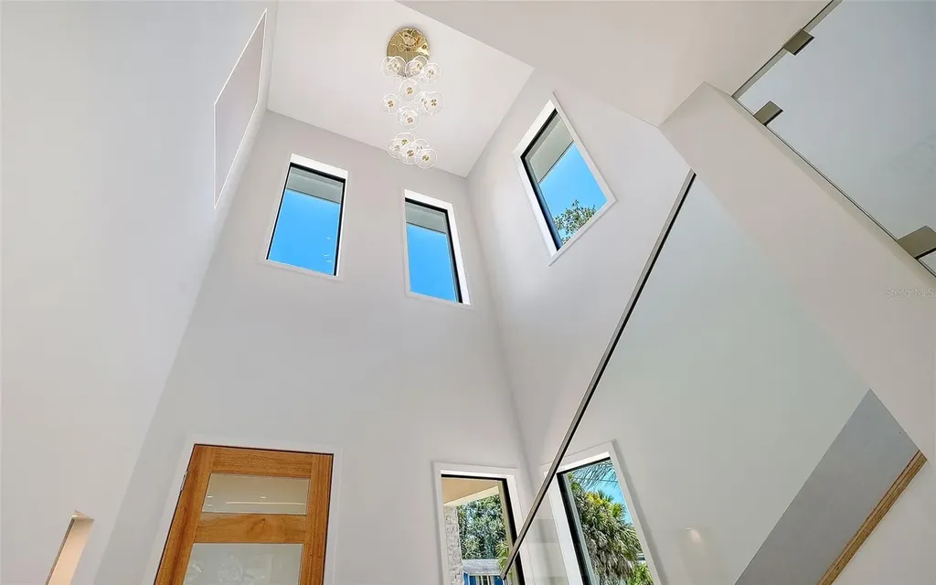 2483 Bay Street Sarasota FL 34237