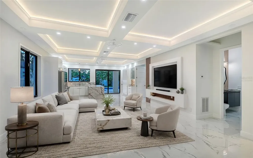 2483 Bay Street Sarasota FL 34237