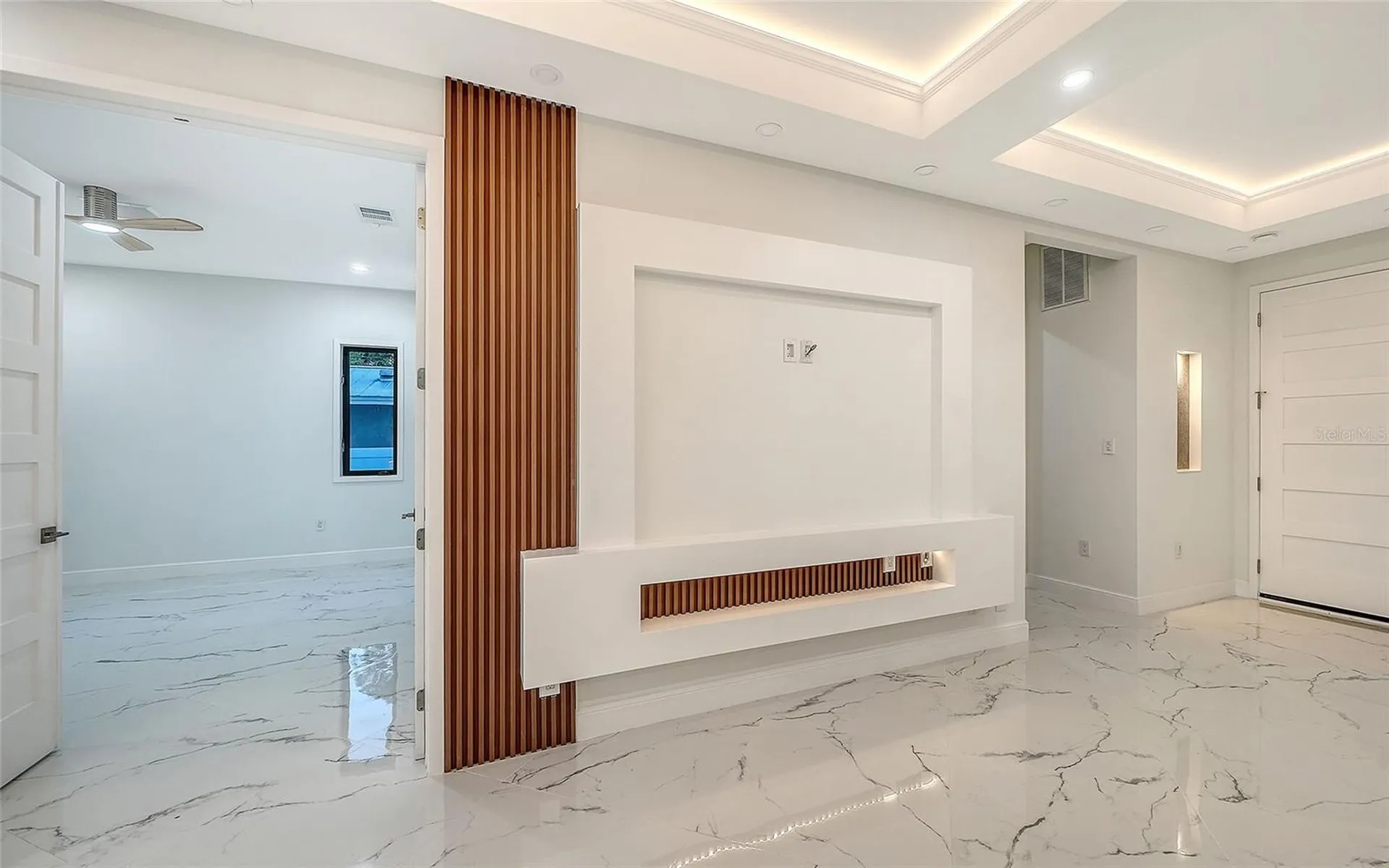 2483 Bay Street Sarasota FL 34237