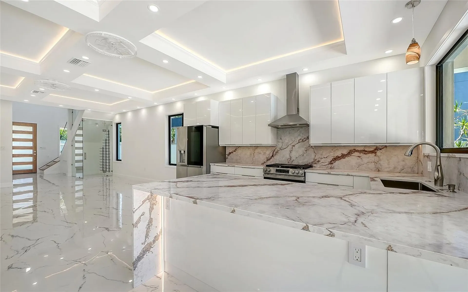 2483 Bay Street Sarasota FL 34237