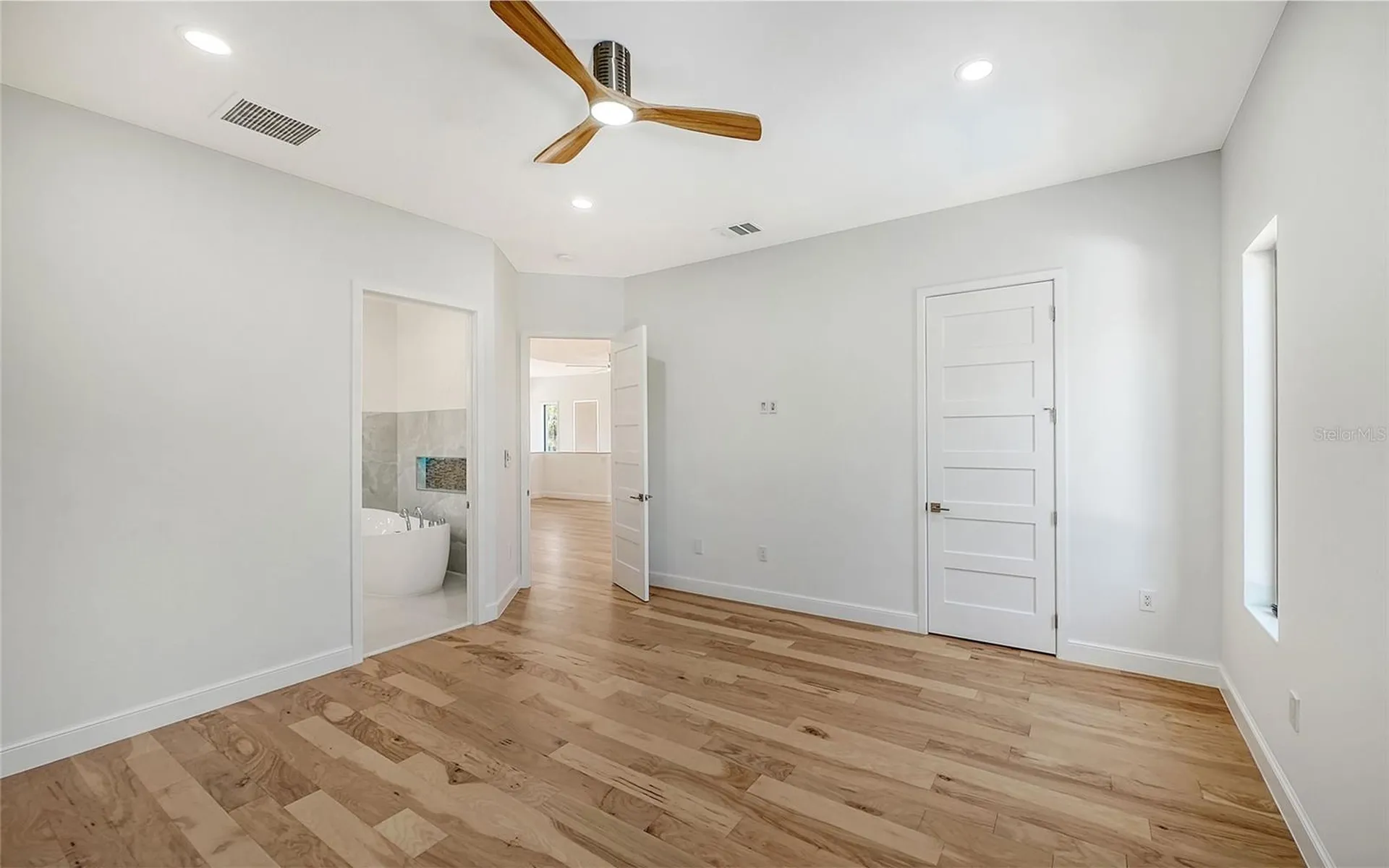 2483 Bay Street Sarasota FL 34237
