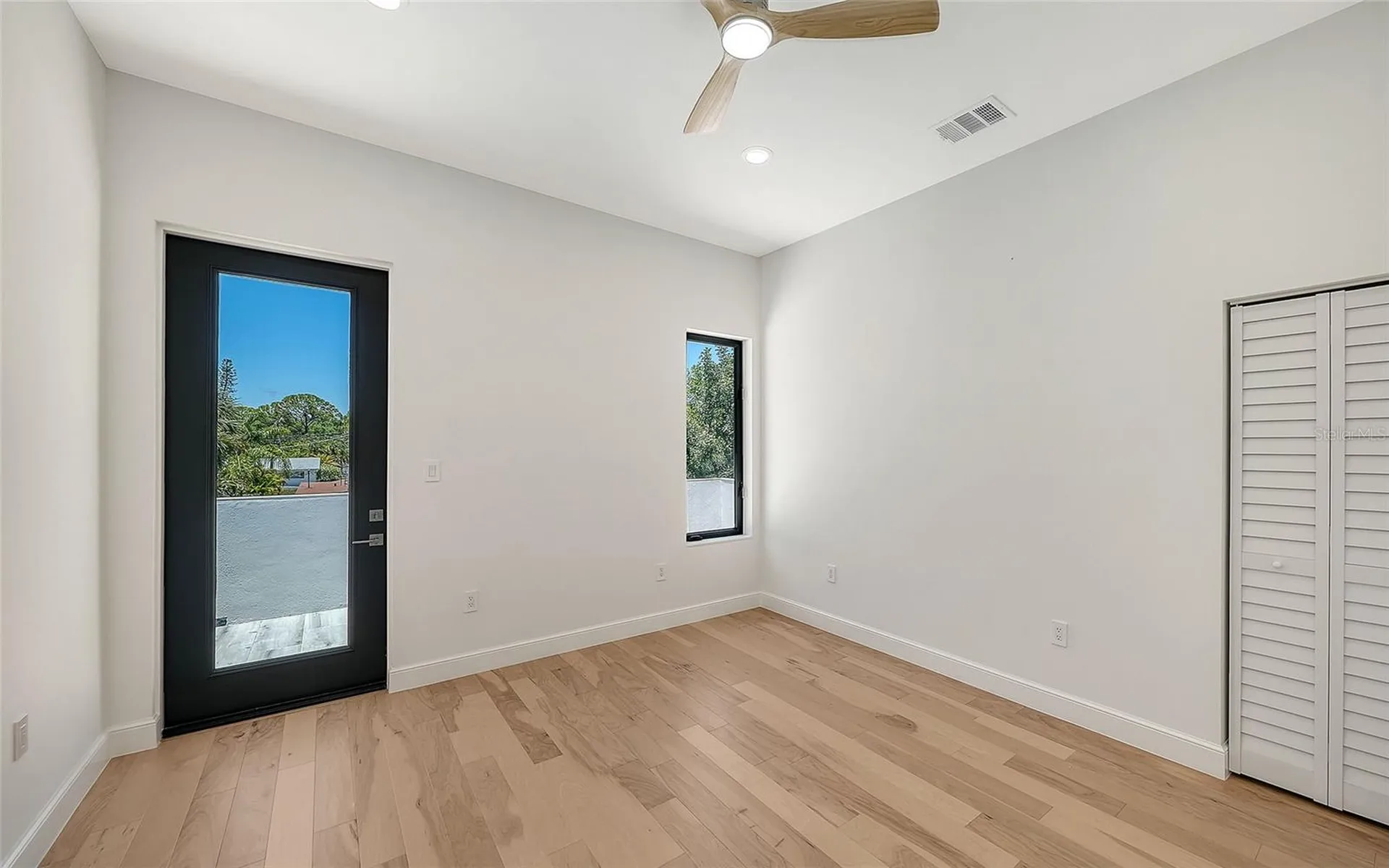 2483 Bay Street Sarasota FL 34237