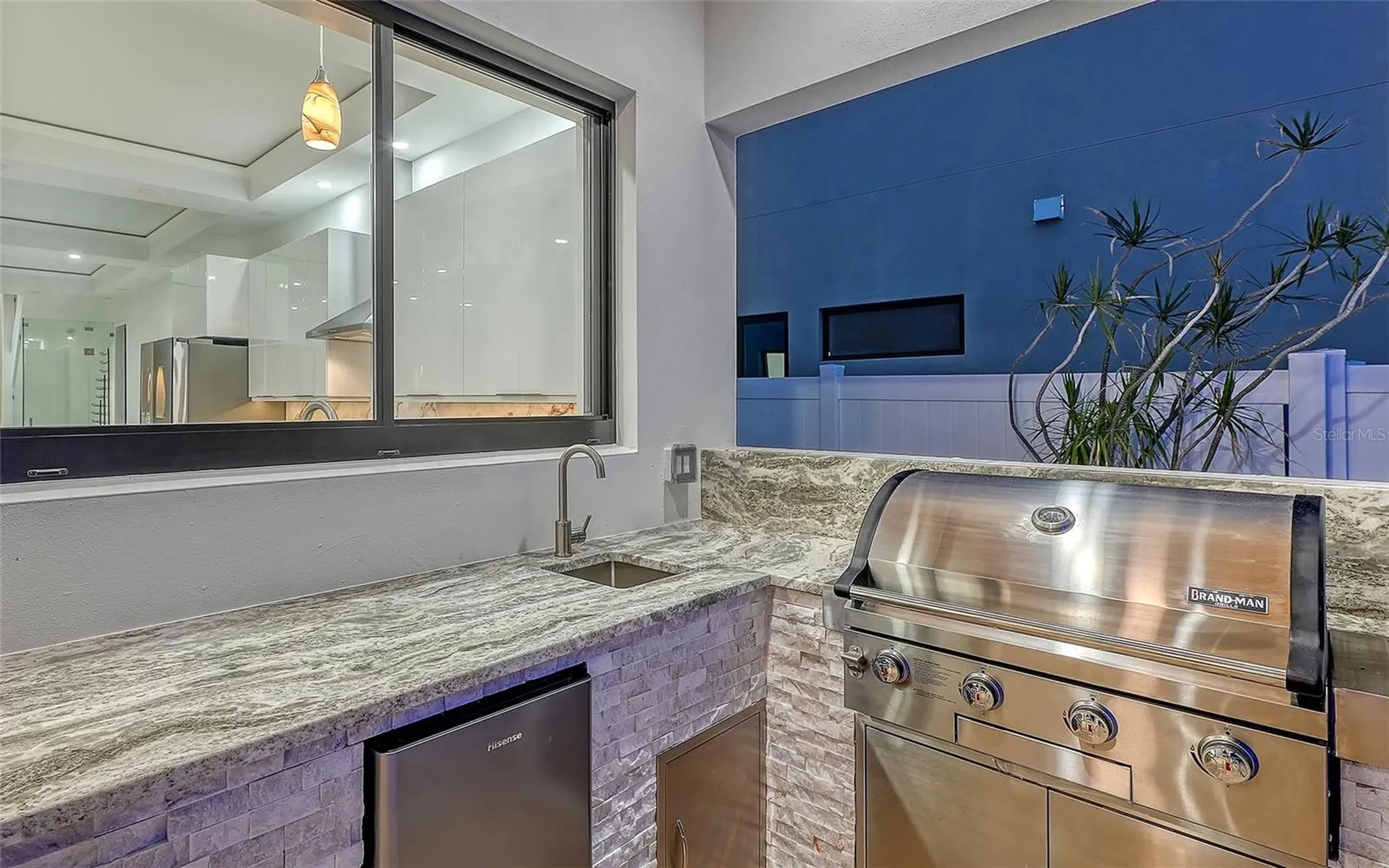 2483 Bay Street Sarasota FL 34237