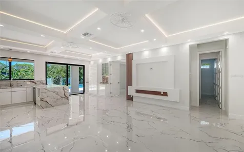 2483 Bay Street Sarasota FL 34237