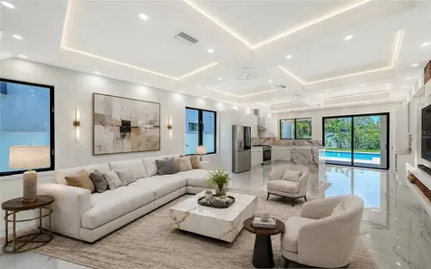 2483 Bay Street Sarasota FL 34237