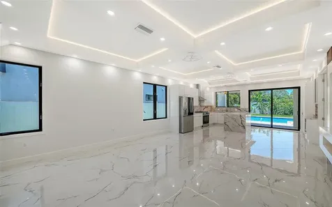 2483 Bay Street Sarasota FL 34237