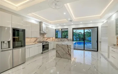 2483 Bay Street Sarasota FL 34237