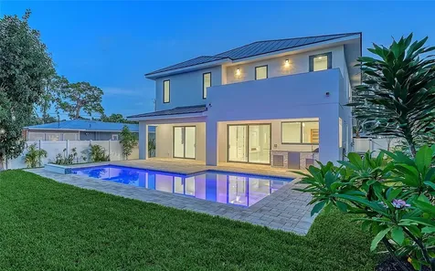 2483 Bay Street Sarasota FL 34237