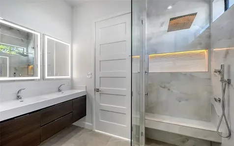 2483 Bay Street Sarasota FL 34237