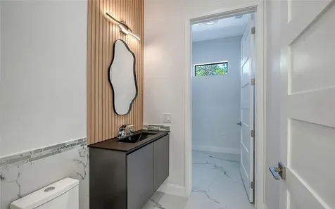 2483 Bay Street Sarasota FL 34237