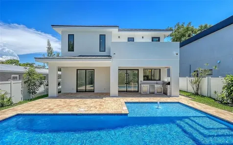 2483 Bay Street Sarasota FL 34237