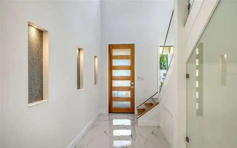 2483 Bay Street Sarasota FL 34237