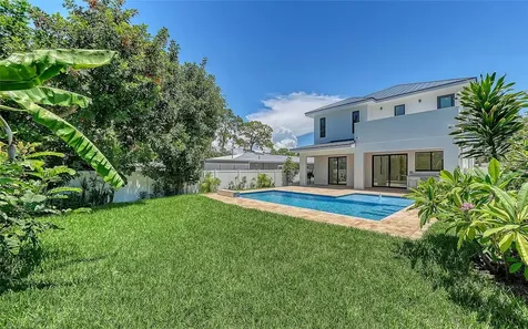 2483 Bay Street Sarasota FL 34237